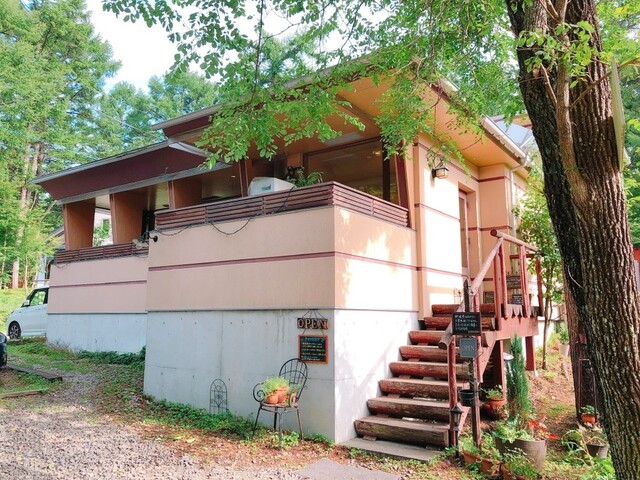 【シェリダン】ふわふわオムレツが自慢の優雅な朝食を楽しめるカフェ