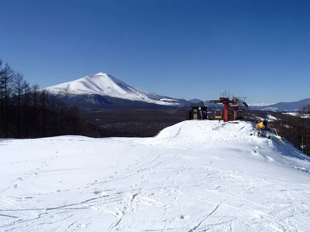 【軽井沢スノーパーク】子供からシニアまで楽しめる！多様なコースとアトラクションで冬の思い出を作ろう