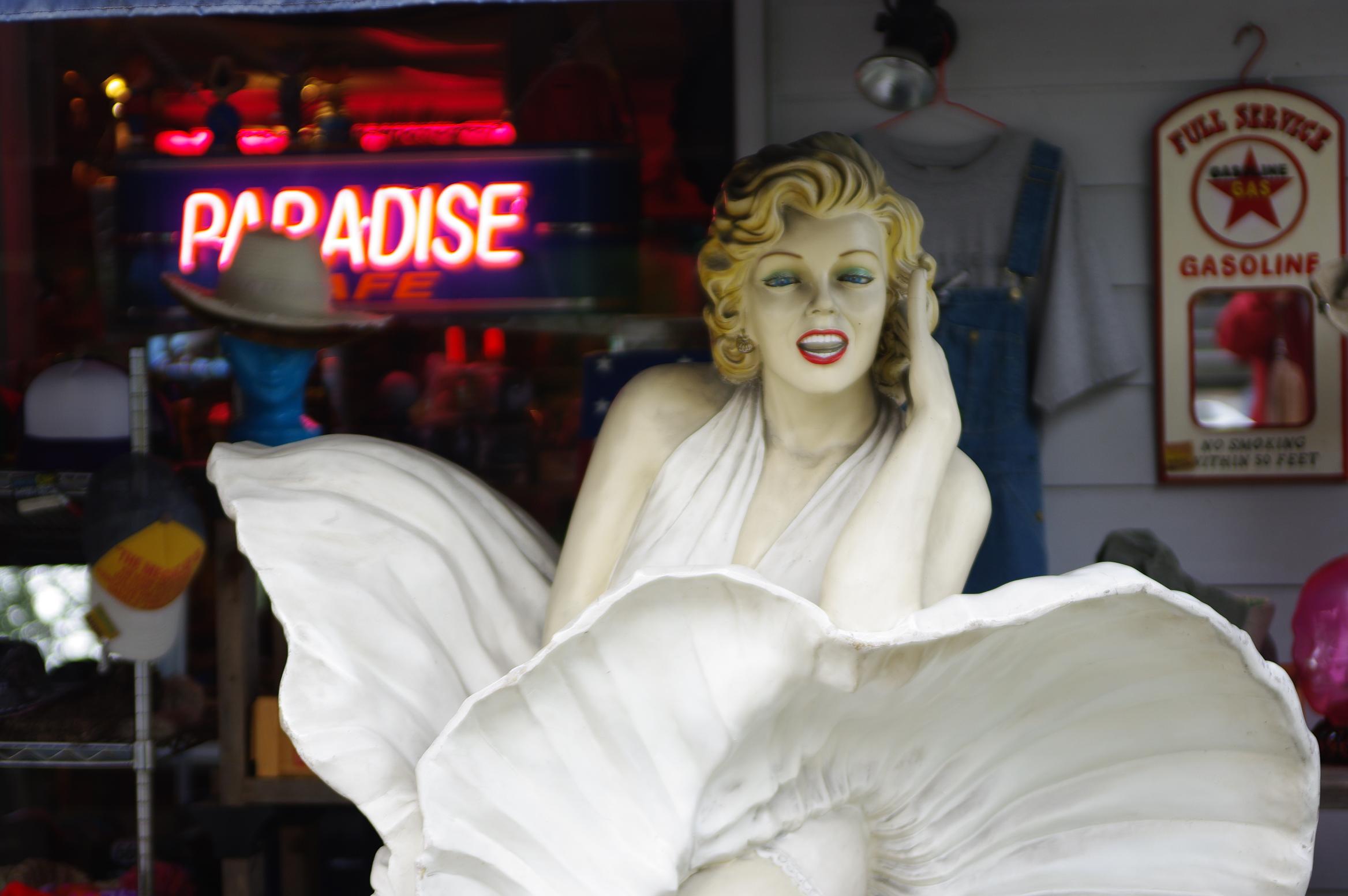 【パラダイス軽井沢店】陽気なスタッフがお出迎え！レトロなアメリカ雑貨を発見しよう