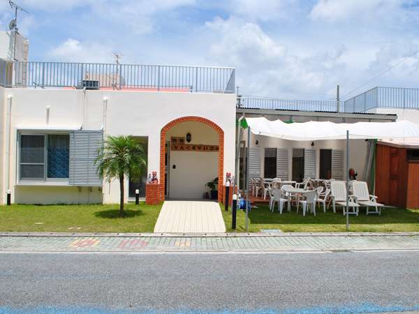 【旅宿なんくるないさぁ】久米島の心地よい風が吹く、コスパ最高の宿で味わう最高の時間