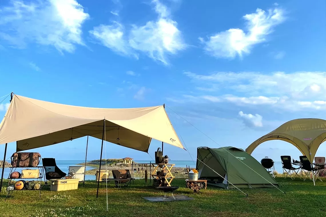 【NEOSアウトドアパーク南城】青い海と緑豊かなキャンプ場でリフレッシュ！人気のキャンプ場で自然とアドベンチャーが織り成すアウトドア体験