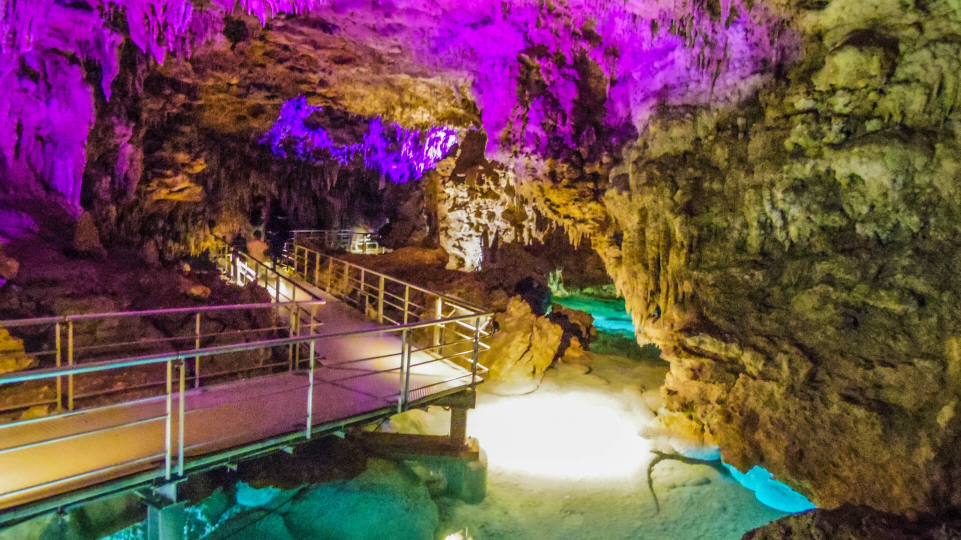 沖縄のおすすめの人気鍾乳洞・洞窟7選！自然の美しさが感じられる