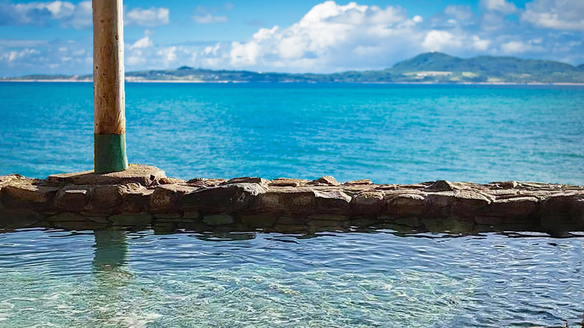 眺めが最高な露天風呂！沖縄のおすすめの人気温泉施設5選