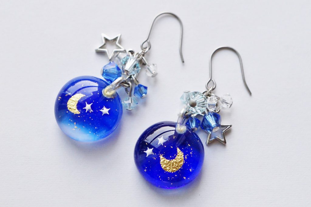 【沖縄お土産 星砂ガラス工房】沖縄の海と星の魅力を感じる！アクセサリー作り体験