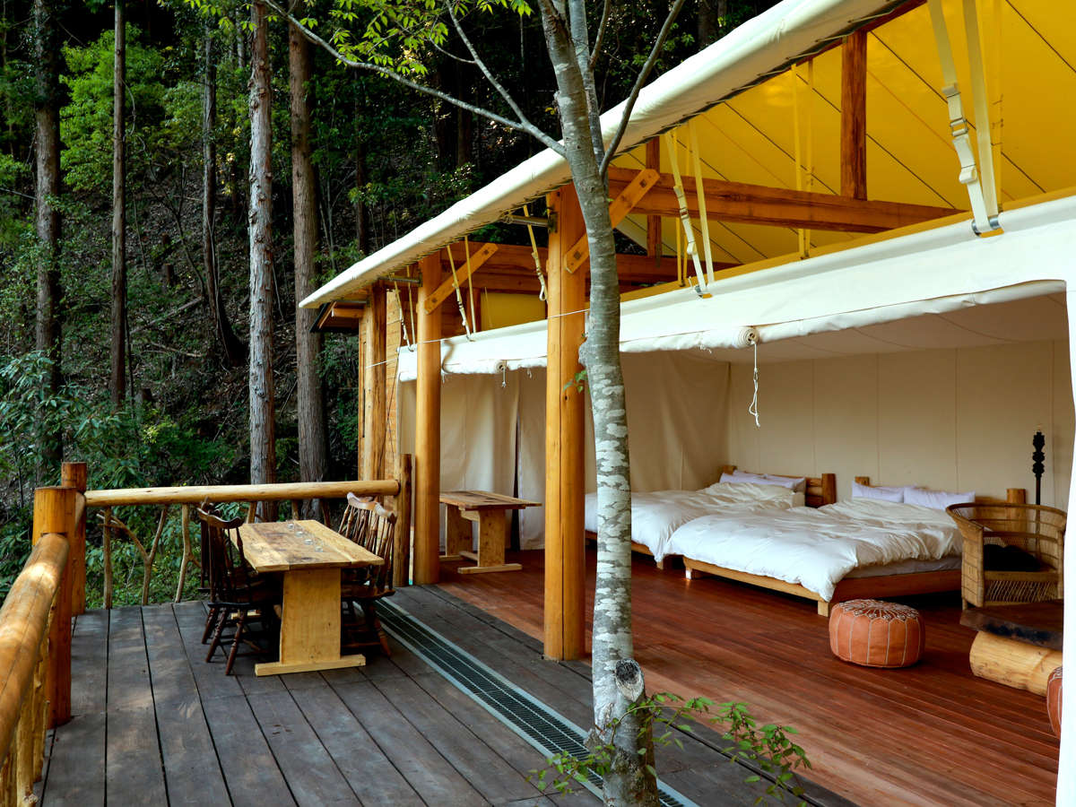 【WOODLANDO BOTHY】地産地消の美食と豊かな自然を楽しむ贅沢グランピング