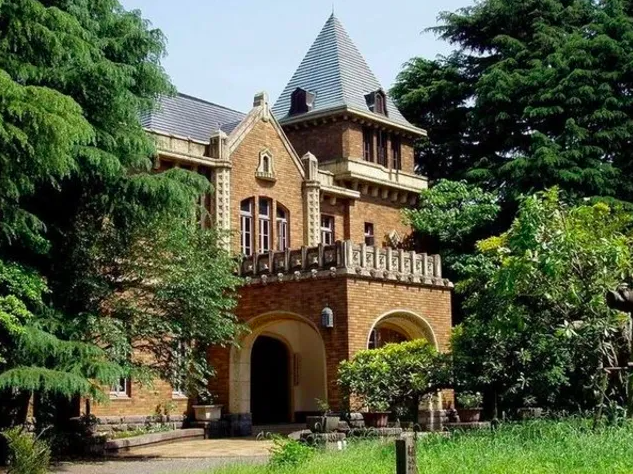 【旧前田家本邸 洋館】歴史と豪華な装飾に魅了される！目黒の文化遺産を満喫