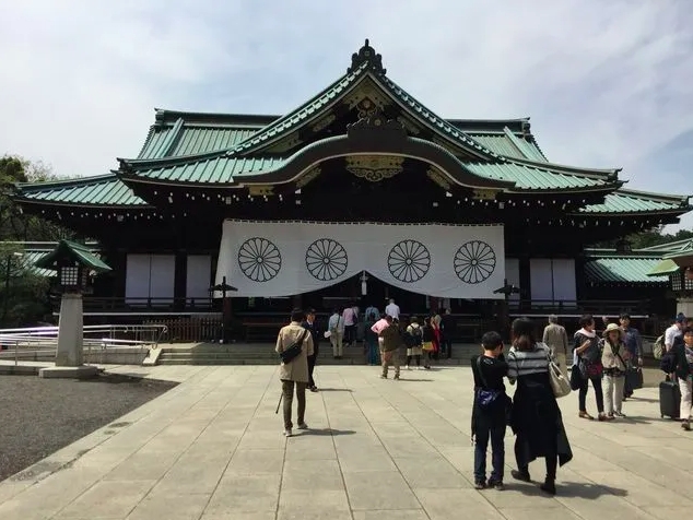 【靖國神社】桜と歴史が織りなす荘厳な空間！歴史と平和に触れる