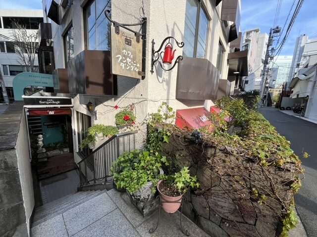 【アンセーニュ・ダングル 原宿店】絶品チーズケーキ♡レトロな雰囲気の隠れ家風カフェ