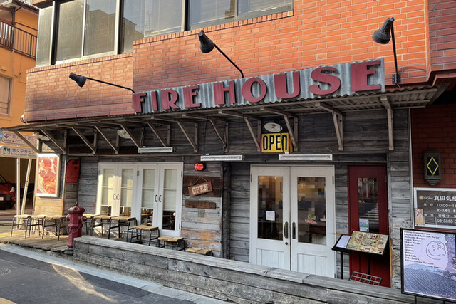 【ファイヤーハウス 本店】アメリカンダイナーの本格ハンバーガーを味わう！