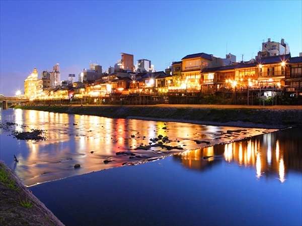 【京都タワーホテル】京都観光の拠点に最適！上質なサービスと魅力的な客室の宿