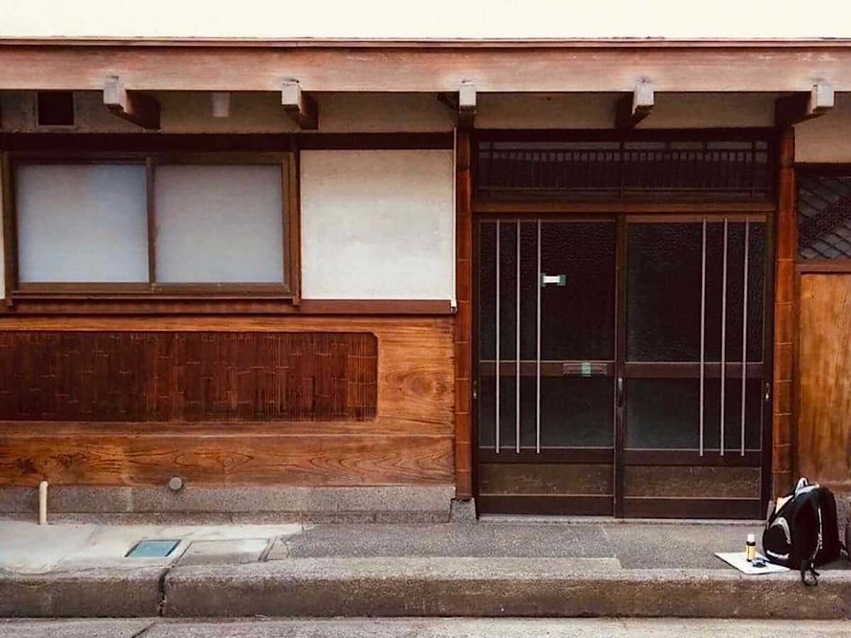 【ゲストハウス アンゴ荘】新潟のレトロな温もりが感じられる癒しのゲストハウス