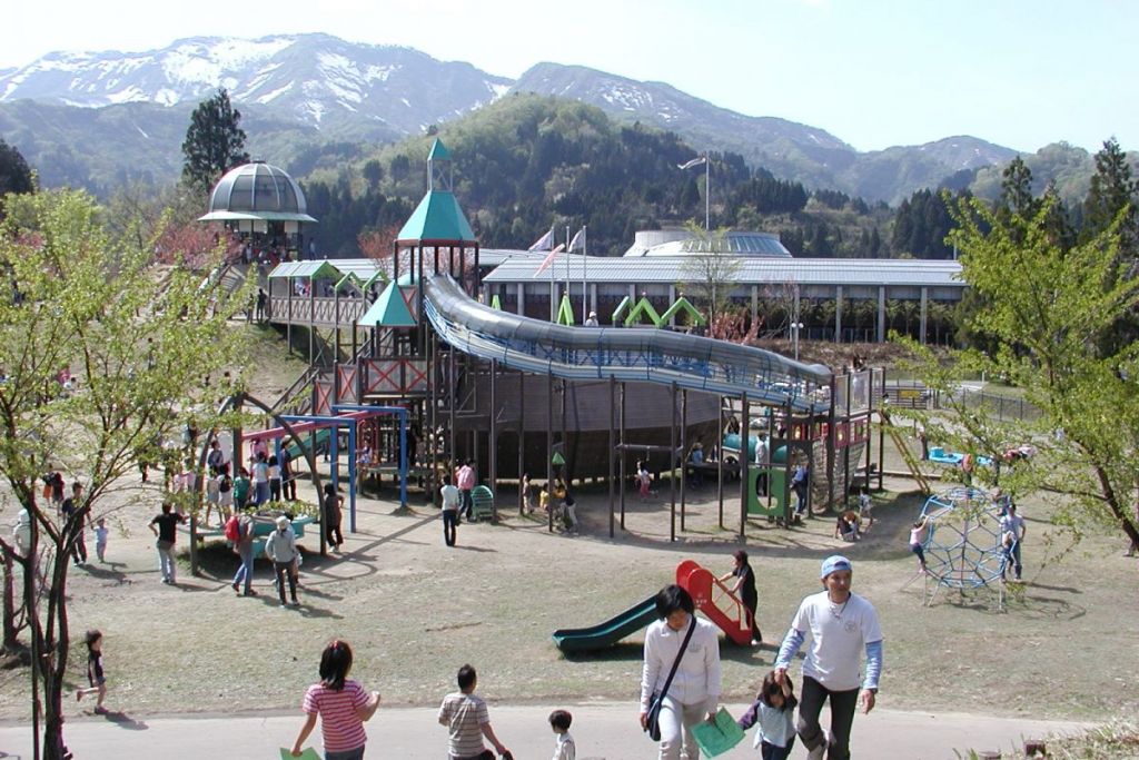 【新潟県立こども自然王国】家族みんなで楽しめる充実のアウトドア施設