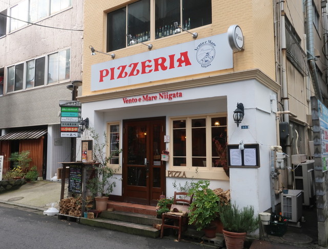 【ニイガタ ピッツェリア ベント エ マーレ】新潟の薪窯ピッツァ専門店！本格ナポリの風味を堪能