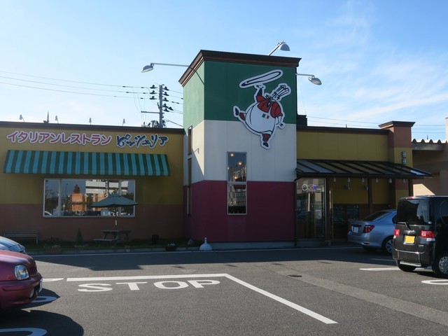 【ピッツェリア 新潟中央インター店】コスパ抜群のランチセットが魅力！人気の大きなピザ