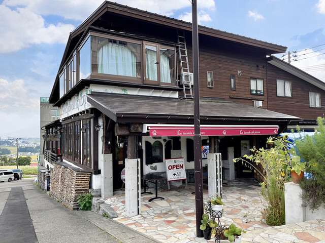 【ラ・ロカンダ・デル・ピットーレ】岩原スキー場内で食べられる！薪窯本格ピッツァ