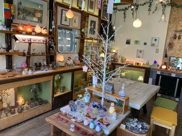 【studio J-45】静かな工房で色とりどりのデザインを手掛ける感動体験