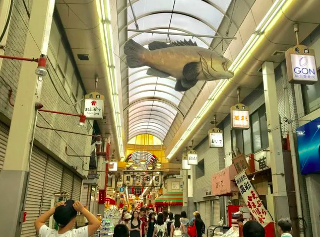 【黒門市場】ふぐから和牛、スイーツまで！大阪の市場で味わう絶品グルメ