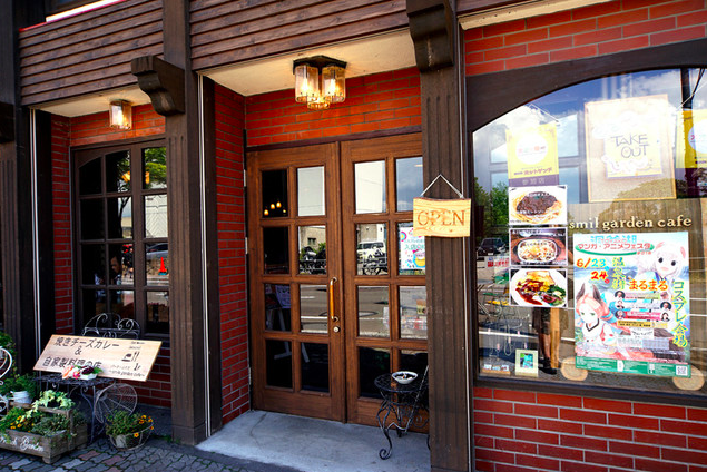 【パーラーふくだ】自家製ケーキととろけるチーズカレーが人気！