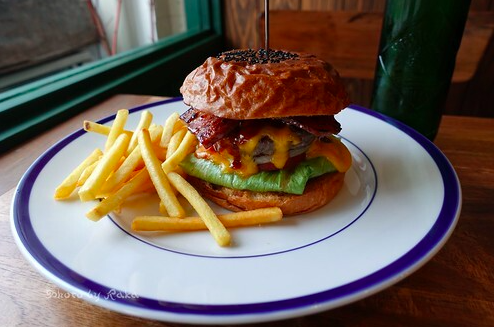 ベーコンチーズバーガー