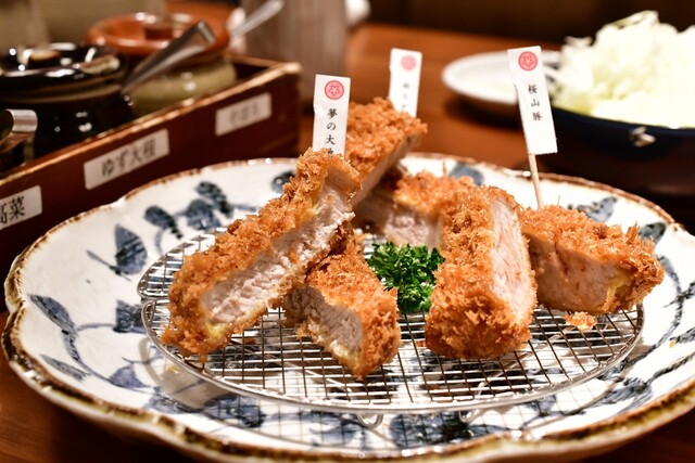 ロースかつ盛り合わせ