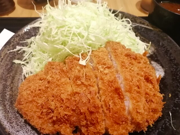 厚切りロースかつ定食