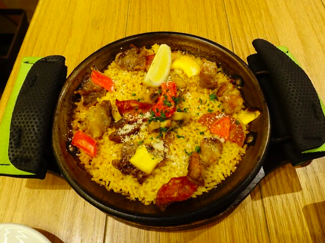 イベリコ豚とマッシュルームのパエージャ