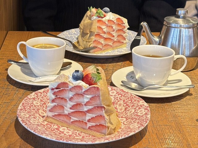 苺のミルクレープ