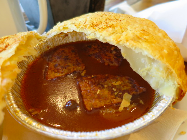 デミグラスハンバーグポットパイ