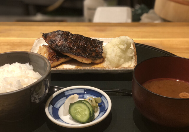 銀むつの漬け焼き定食