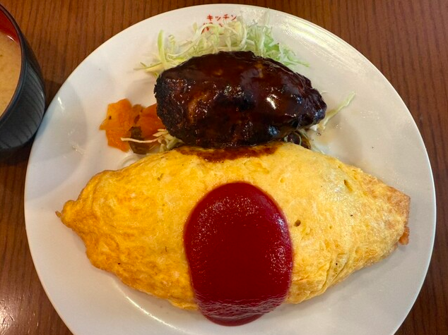 オムライス大盛り+ハンバーグトッピング