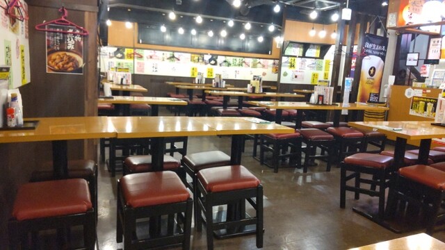 【一軒め酒場 新宿中央東口店】安くて旨い！ピリ辛卵焼きが人気なコスパ抜群の大衆酒場