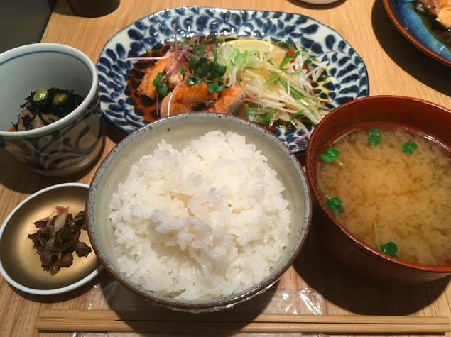 鮭の唐揚げゆずぽんソース定食