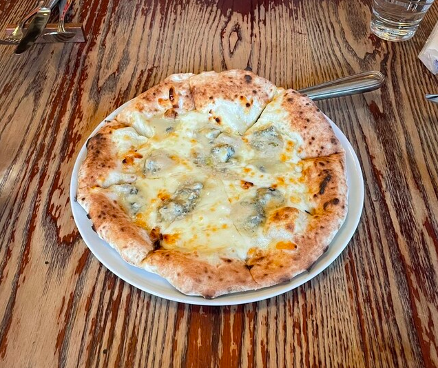 ゴルゴンゾーラ（蜂蜜）ピザ
