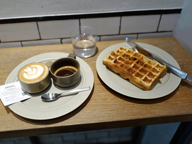 ワッフル&コーヒー