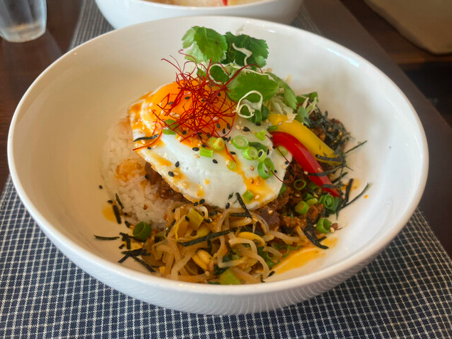 坦々風肉味噌のそぼろ丼