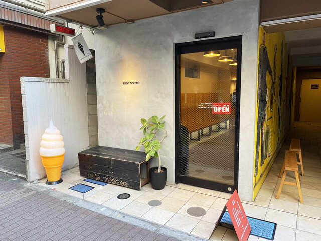 【EIGHT COFFEE 新宿店】朝7時から楽しめる♪ご褒美ラテと焼き菓子のひととき