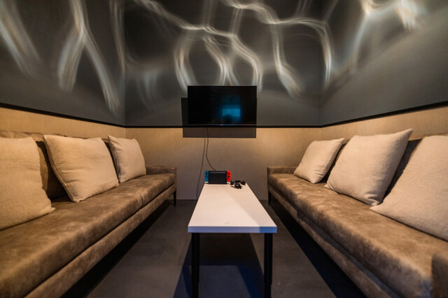 【C.STAND+ 歌舞伎町店】深夜も朝も。24時間営業でコスパ良く楽しめるシーシャカフェ