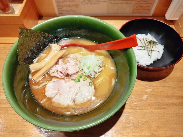 焼きあご塩らー麺