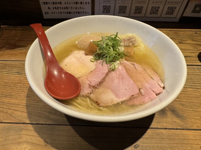 軍鶏特製塩ラーメン