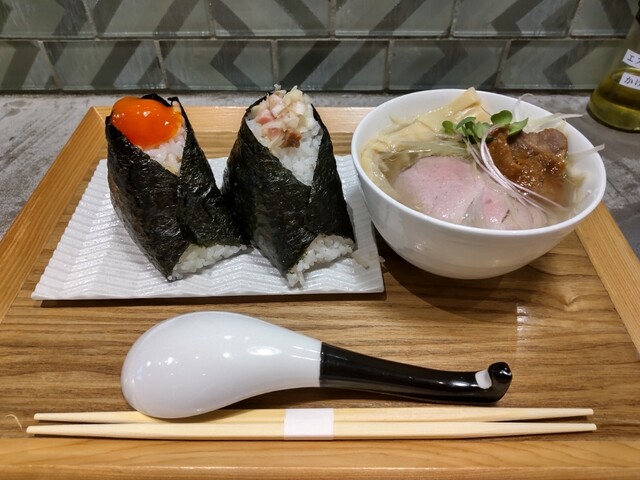 ミニ塩ラーメン&おにぎり