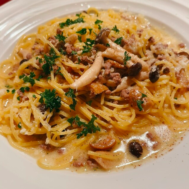 ポルチーニ茸の白いミートソース