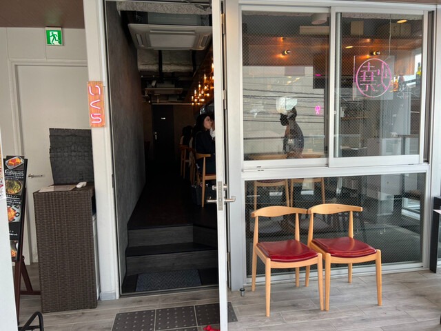 【鉄板焼酒場 いくら 天神今泉店】昼はオムライス、夜は大衆酒場！ライブキッチンが魅力の注目スポット