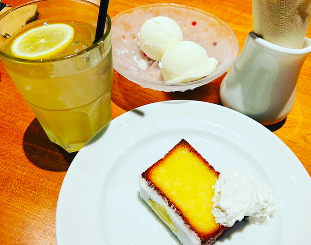 瀬戸内レモンケイク+低温殺菌牛乳で作った濃厚ミルクアイス