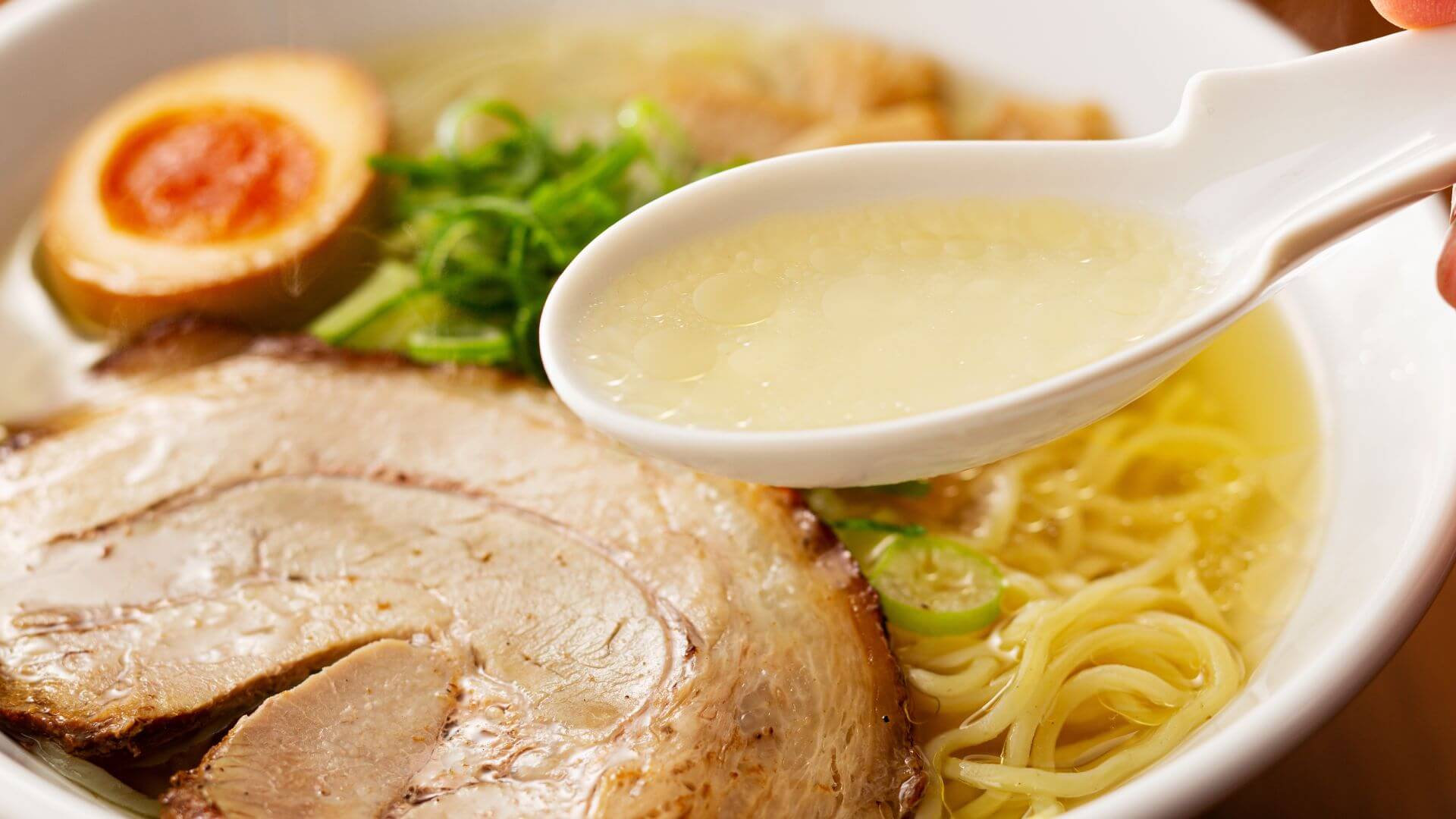 新大阪で食べたいラーメン14選｜つけ麺・油そば・白湯も！人気＆おすすめ店まとめ