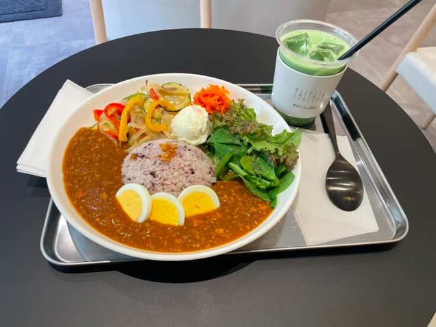 ランチドリンクセット（カレー、抹茶ラテ）