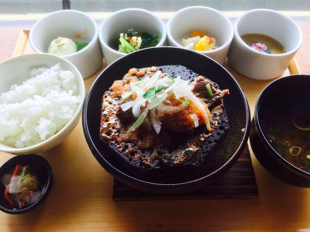 1汁6菜ランチ（溶岩ステーキ）