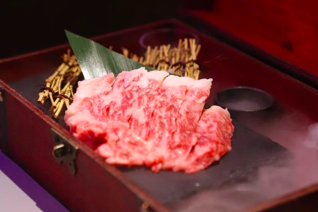 玉手箱和牛サーロイン100g