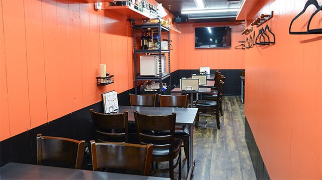 【下町居酒屋ありがたやぁ～】平日限定飲み放題が驚きの安さ！鶏刺しとホルモンが旨い大衆酒場