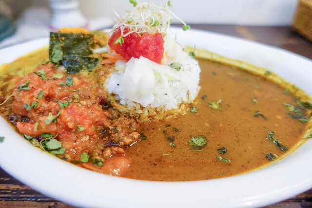 日替わりキーマ+ヤム野菜カレー