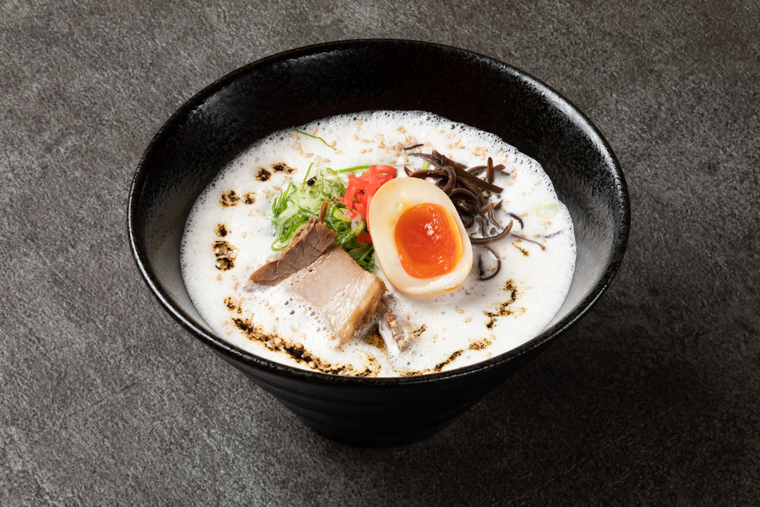 濃厚とんこつ泡系ラーメン